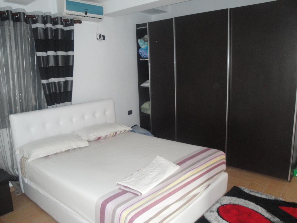 Durazzo &